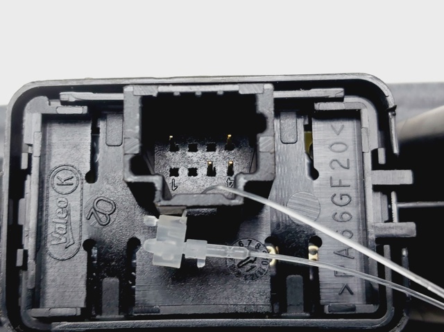 829500004R Botón de encendido del motor del elevalunas trasero derecho  en stock Sabadell