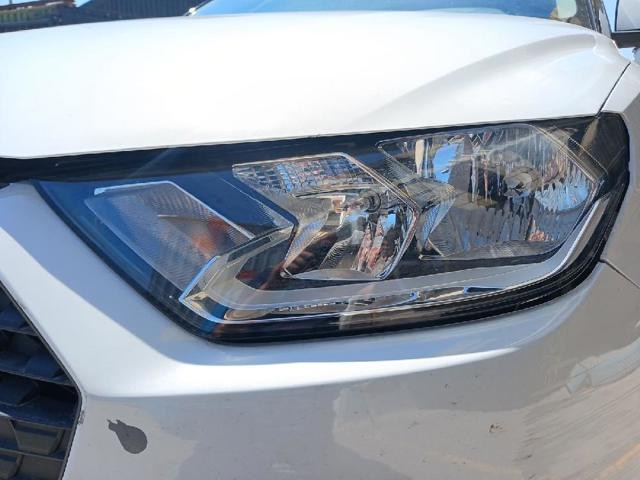 Luz frontal Audi A1  (GBA)
