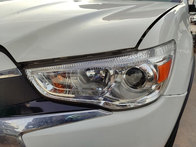 Faros delanteros 8301B587 MITSUBISHI
