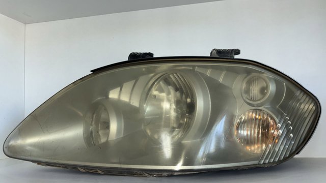 Faros SsangYong Rodius  (2004-2026)