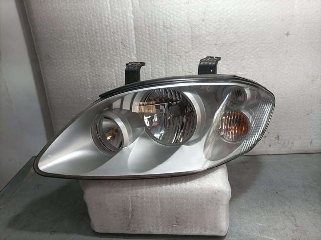 Comprar Faro izquierdo SsangYong Rodius   a bajo precio