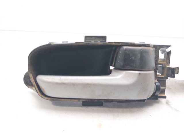 SUZUKI 8311065J10BWJ Manija interior derecha delantera/trasera de puerta  disponible Lugo