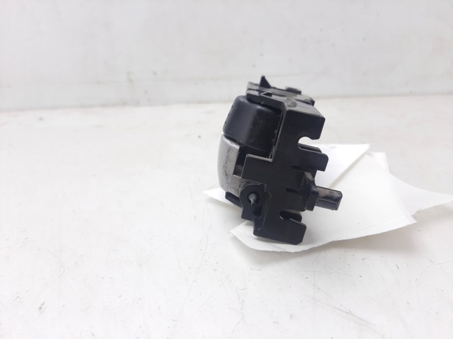8311065J10BWJ Manija interior derecha delantera/trasera de puerta  comprar en Reus