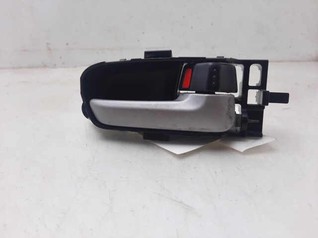 8311065J10BWJ Manija interior derecha delantera/trasera de puerta  disponible Utrera