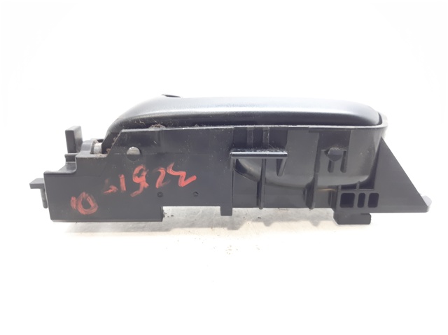 SUZUKI 8313065J10BWJ Manija interior izquierda delantera/trasera de puerta  en stock Terrassa