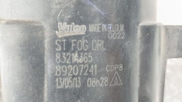 8321A365 MITSUBISHI Faro antiniebla izquierdo y derecho  en stock Huelva