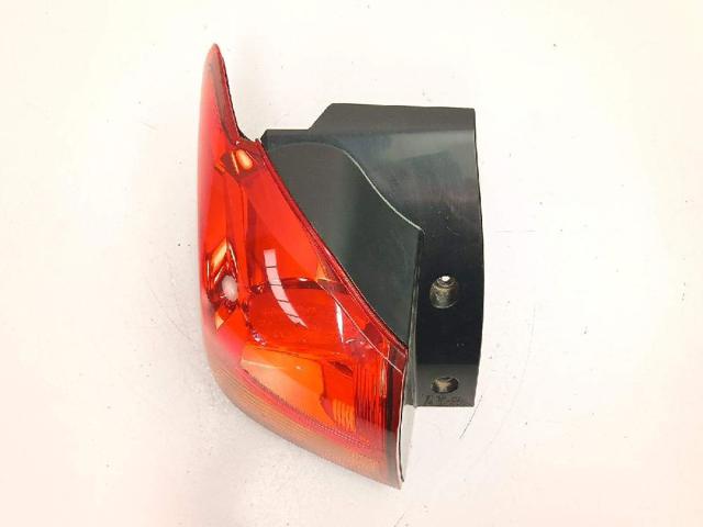 8330A689 MITSUBISHI Piloto trasero exterior izquierdo comprar Bilbao