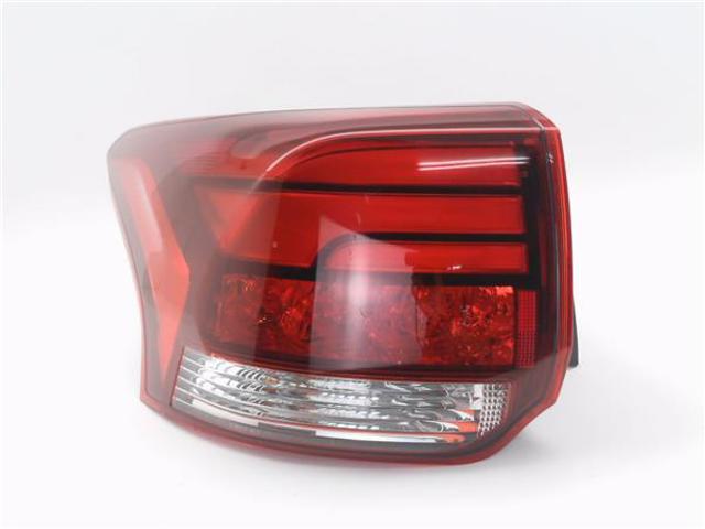 Piloto trasero exterior izquierdo 8330B173 MITSUBISHI