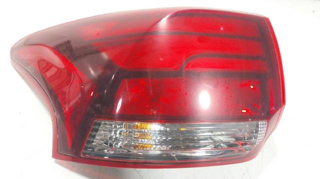 Piloto trasero exterior izquierdo 8330B173 MITSUBISHI