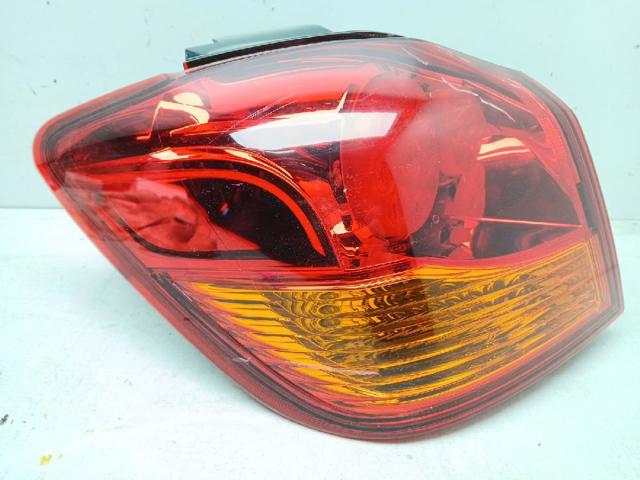 8330B193 MITSUBISHI Piloto trasero exterior izquierdo  disponible Vigo
