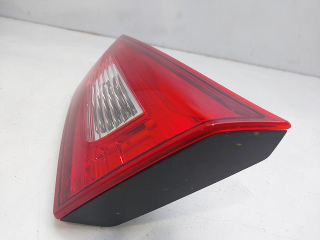 8336A088 MITSUBISHI Piloto trasero interior derecho  disponible Alicante
