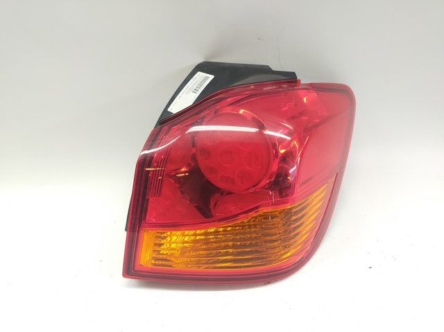 8336A088 MITSUBISHI Piloto trasero interior derecho comprar Alcalá