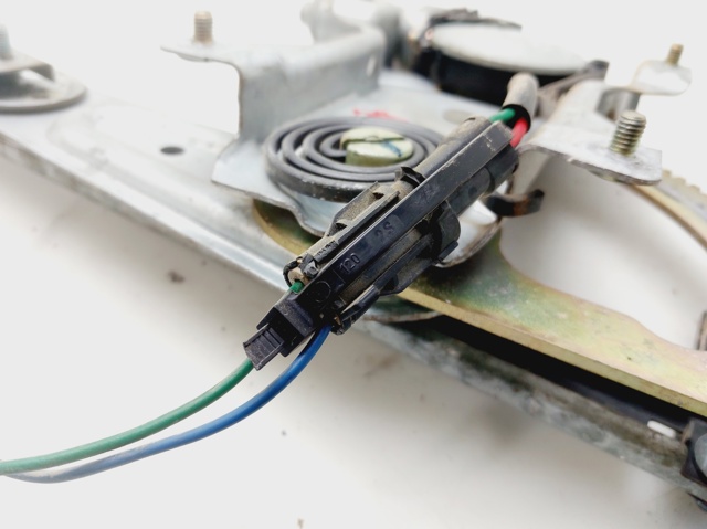 834503E000 Motor del elevalunas de la puerta trasera izquierda  comprar en Pontevedra