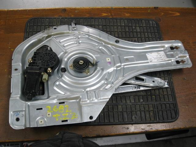 Motor eléctrico, elevalunas, puerta trasera derecha 834602E000 Hyundai/Kia