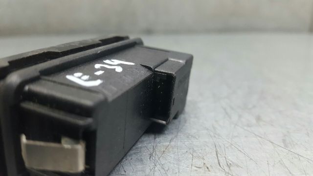 8350947 BMW Botón de emergencia  disponible Vigo