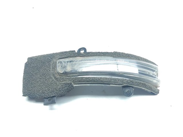 Luz intermitente de retrovisor exterior derecho 8351A068 Mitsubishi