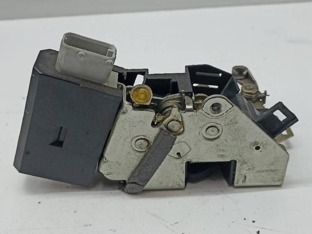 8352165 Motor de apertura/cierre de cerradura de puerta delantera  disponible Utrera