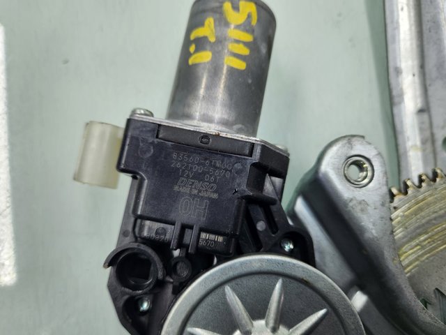 8356061M00 Motor del elevalunas de la puerta delantera derecha  disponible Burgos