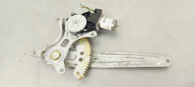 8356061M00 SUZUKI Motor del elevalunas de la puerta delantera derecha  en stock Gandía