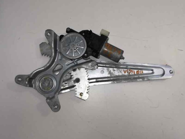 8356061M00 SUZUKI Motor del elevalunas de la puerta delantera derecha  disponible Alicante