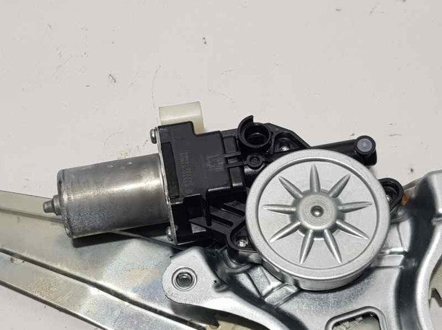 8356061M00 SUZUKI Motor del elevalunas de la puerta delantera derecha  comprar en Oviedo