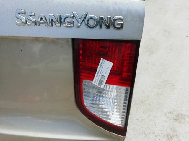 Piloto posterior interior derecho 8360409150 Ssang Yong