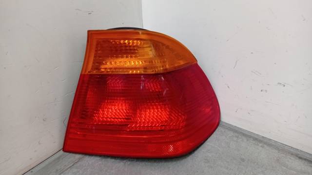 BMW 8364922 Piloto trasero exterior derecho  disponible España