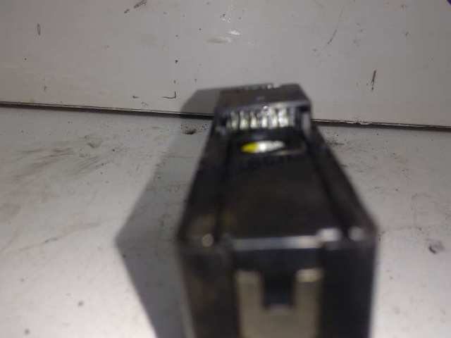 8368920 BMW Boton de luz de emergencía comprar Bilbao
