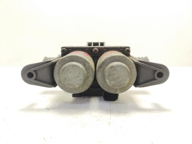 8374995 Válvula calefacción  en stock Sabadell