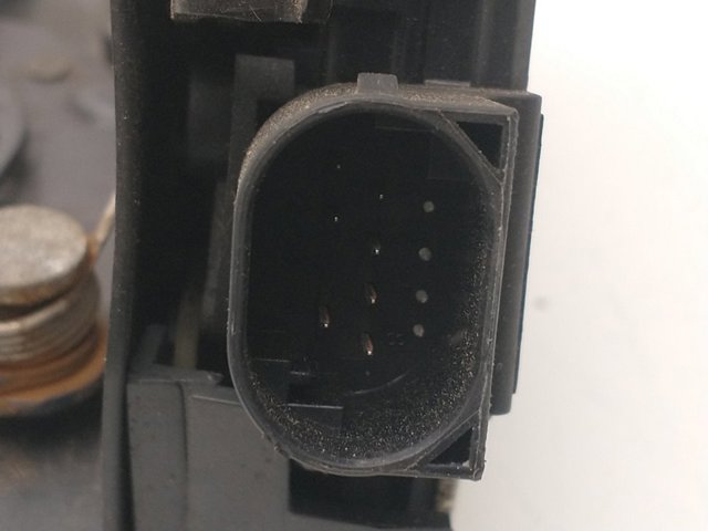 8402540 Cerradura de puerta delantera derecha  comprar en Reus