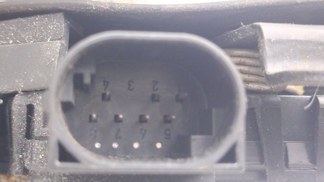 8402540 Cerradura de puerta delantera derecha  disponible Burgos