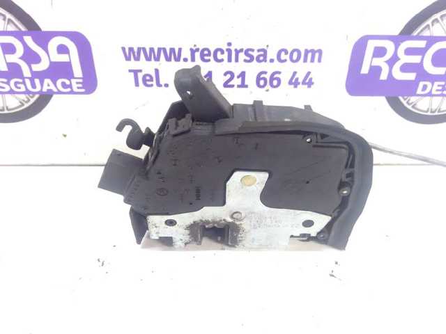 8402540 Cerradura de puerta delantera derecha  en stock Sabadell