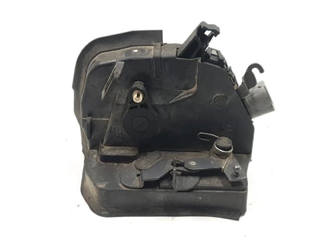 8402602 BMW Cerradura de la puerta trasera derecha  comprar en Oviedo