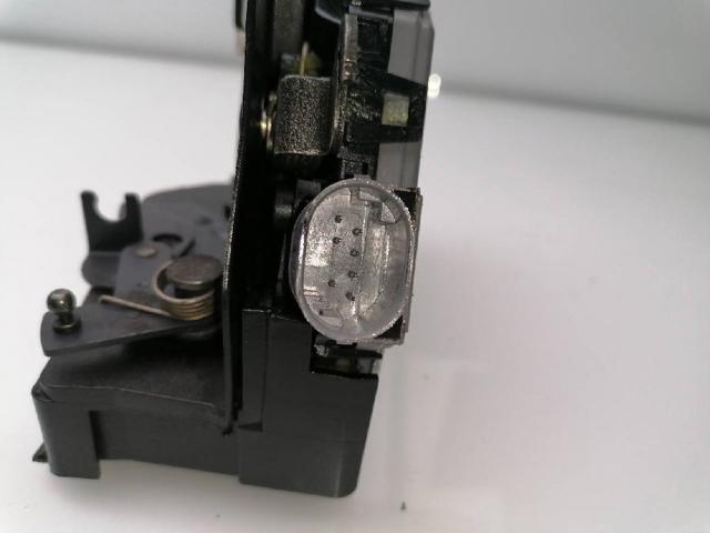 8402602 BMW Cerradura de la puerta trasera derecha  comprar en Lleida