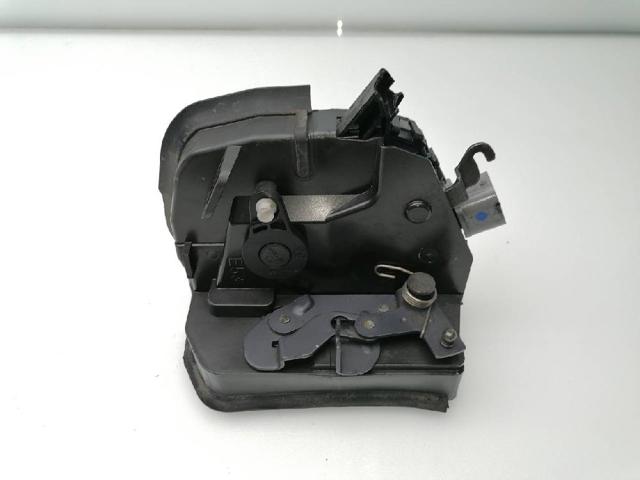 8402602 BMW Cerradura de la puerta trasera derecha  comprar en Oviedo