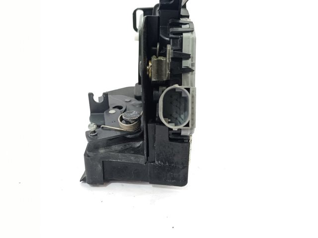 8402602 BMW Cerradura de la puerta trasera derecha comprar Alcalá