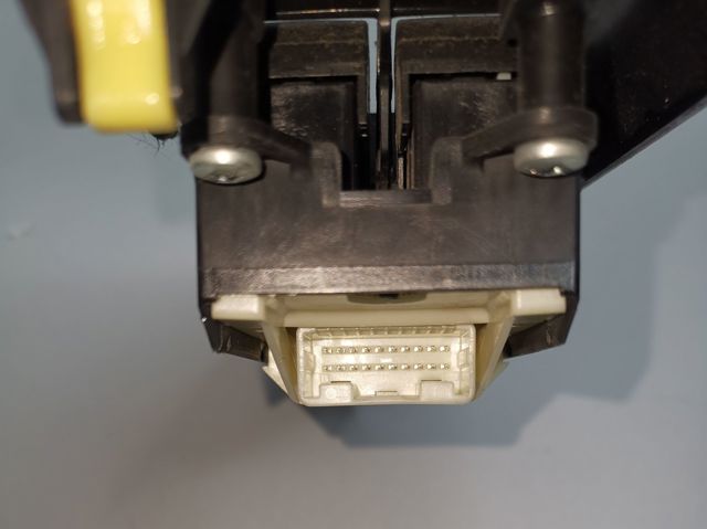 TOYOTA 8404033100 Unidad de control de elevalunas delantera izquierda  comprar en Albacete