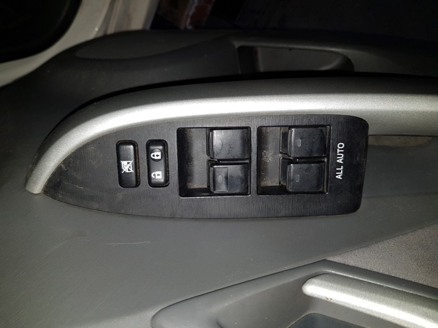 8404033100 Interruptor de elevalunas delantera izquierda comprar Girona