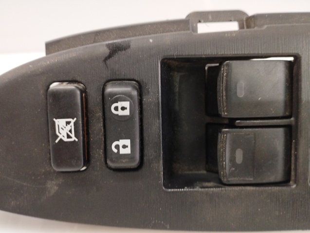 8404033100 Unidad de control de elevalunas delantera izquierda  comprar en Pontevedra