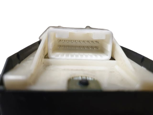 Unidad de control elevalunas delantera izquierda 8404033100 TOYOTA