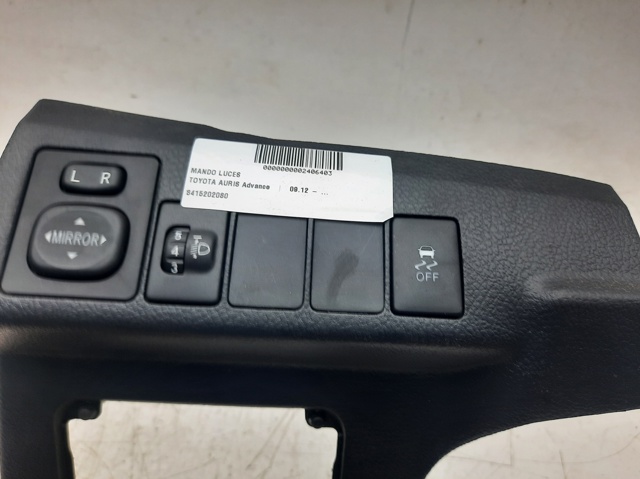 TOYOTA 8415202080 Botón del regulador de altura de faros  disponible España