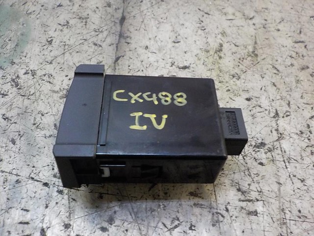 8415202080 TOYOTA Botón del regulador de altura de faros  en stock Gandía