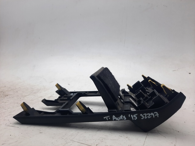 8415202080 Botón del regulador de altura de faros  disponible Málaga