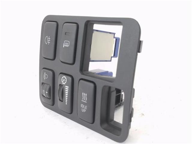 8416533040 Interruptor de la luz antiniebla trasera  disponible Utrera
