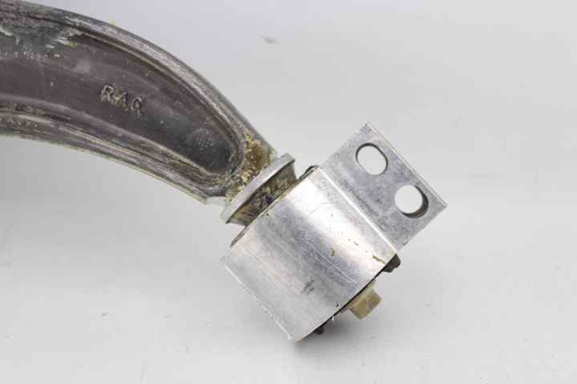84248215 Brazo inferior derecho de la suspensión delantera  comprar en Pontevedra