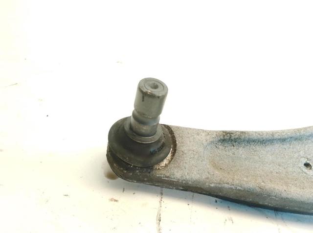 84248215 Brazo inferior derecho de la suspensión delantera  comprar en Zaragoza