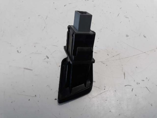 843320D020 TOYOTA Boton de luz de emergencía  en stock Huelva