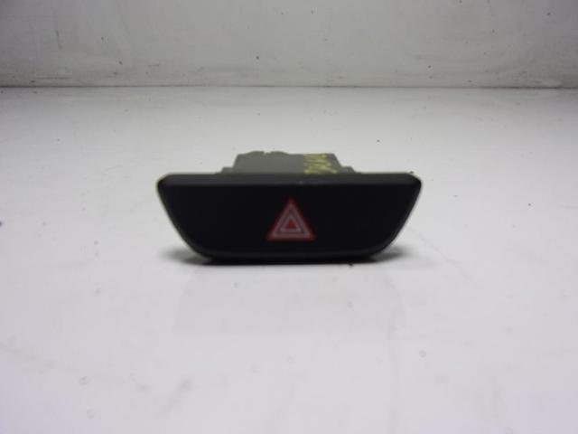 Precio del repuesto Boton de luz de emergencía Yaris  hatchback