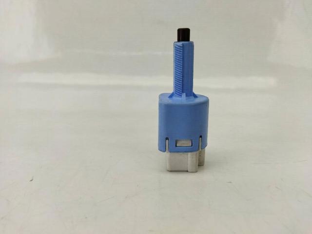 Interruptor luz de freno 8434009041 TOYOTA