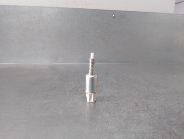 Interruptor de embrague 8452042010 TOYOTA